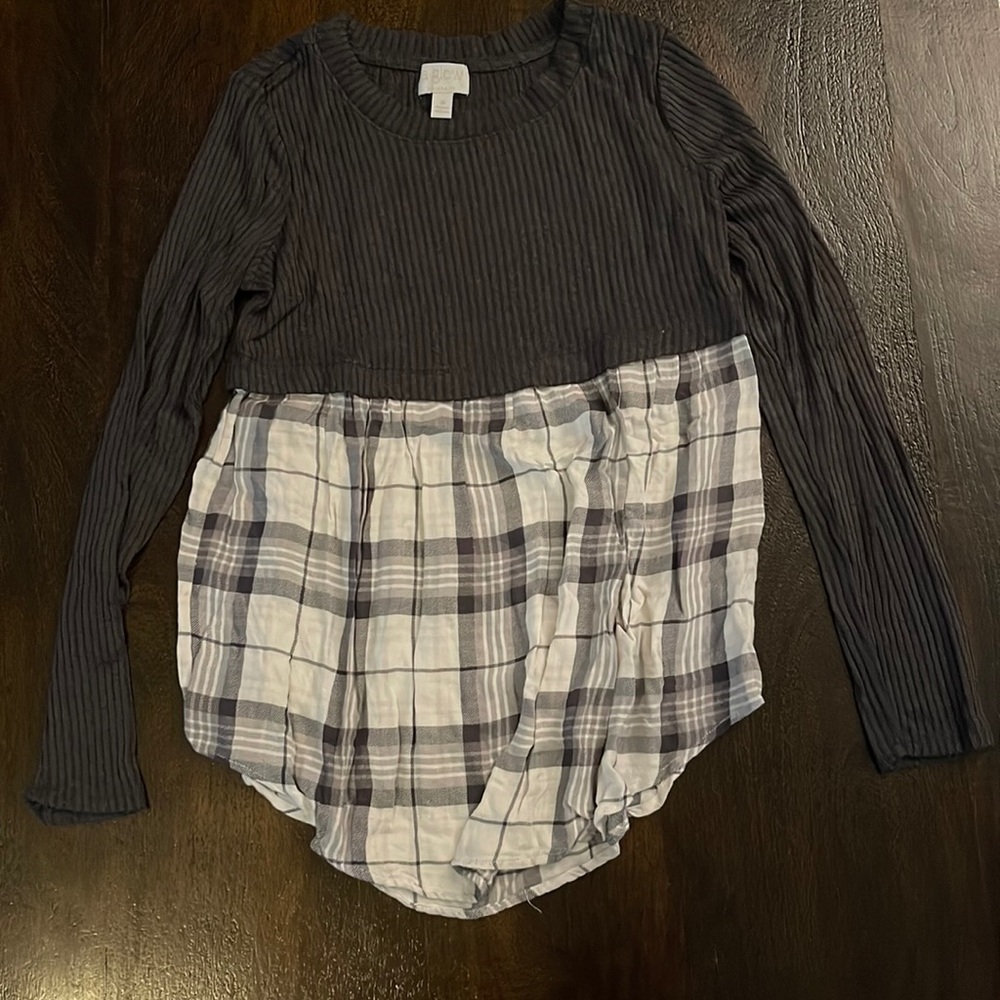 A•glow maternity shirt, size XS